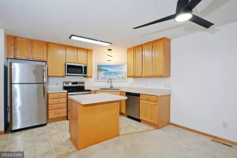 Kitchen - 17565 69th Pl N, Maple Grove, MN 55311 photo 4 of 4