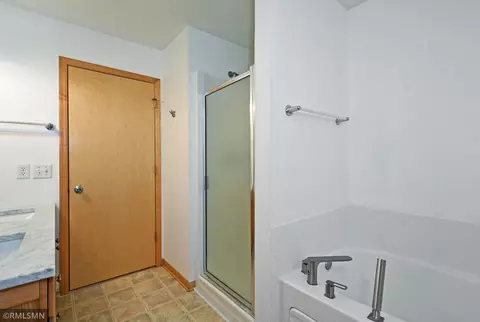 Bath - 17565 69th Pl N, Maple Grove, MN 55311 photo 2 of 3