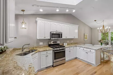 Kitchen - 3696 Widgeon Way, Eagan, MN 55123 photo 2 of 4