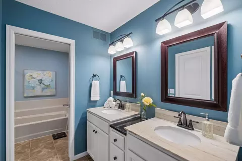 Bath - 3696 Widgeon Way, Eagan, MN 55123 photo 1 of 5