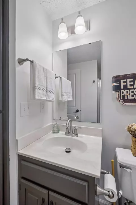Bath - 3696 Widgeon Way, Eagan, MN 55123 photo 4 of 5