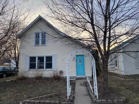 321 S Main St, Lake Crystal, MN 56055