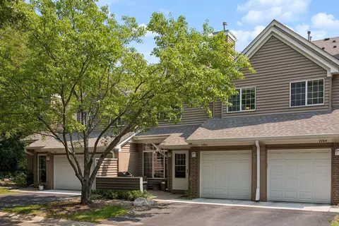 2762 Autumnwood Ln, Minnetonka, MN 55305