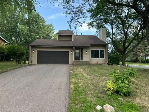 8687 Ridgewind Rd, Eden Prairie, MN 55344