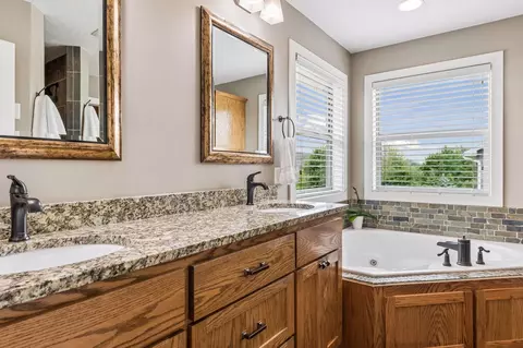 Bath - 6925 169th Ln NW, Ramsey, MN 55303 photo 2 of 5