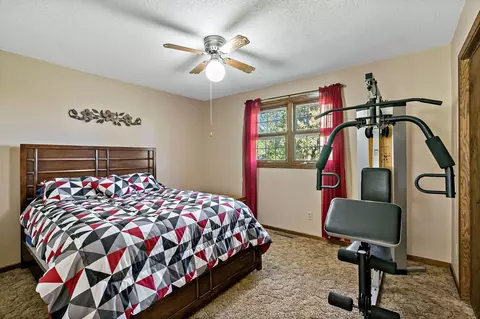 Bedroom - 12964 E 270th St, Kenyon, MN 55946 photo 4 of 5