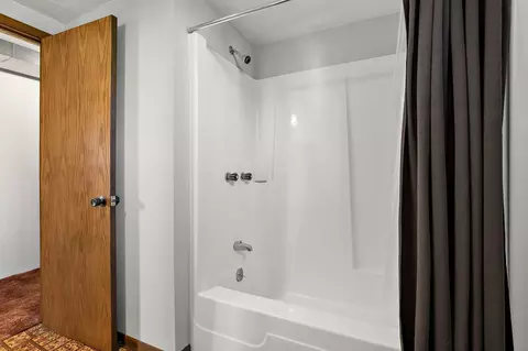 Bath - 12964 E 270th St, Kenyon, MN 55946 photo 3 of 3