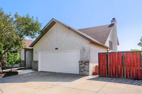 3597 Gershwin Ct N, Oakdale, MN 55128
