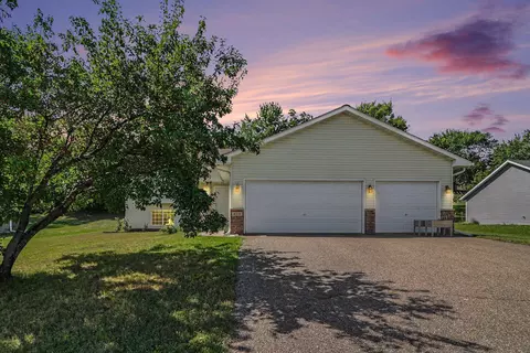 612 Deer Trl, Montgomery, MN 56069