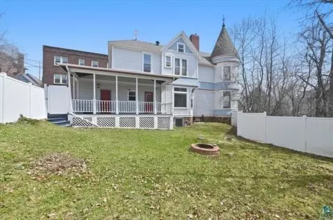 Exterior - 1727 E Superior St, Duluth, MN 55812 photo 5 of 9
