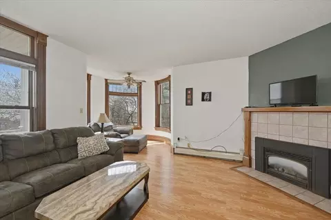 Living - 1727 E Superior St, Duluth, MN 55812 photo 1 of 4
