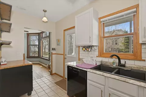 Kitchen - 1727 E Superior St, Duluth, MN 55812 photo 2 of 3