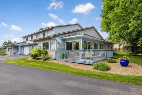 1154 Aston Cir, Burnsville, MN 55337