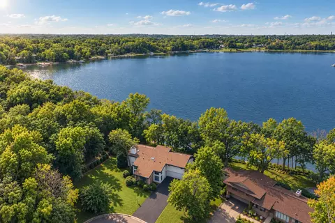 5605 Evergreen Ln N, Plymouth, MN 55442