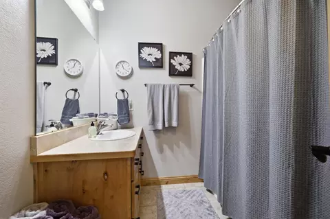 Bath - 5646 Rush Lake Ct, Baxter, MN 56425 photo 1 of 3