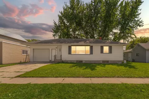333 1st St SE, Blooming Prairie, MN 55917