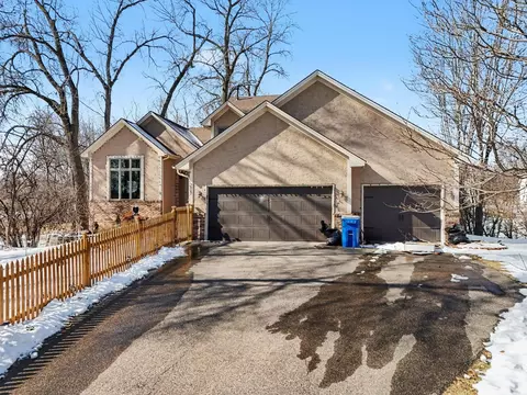 7087 Wellington Ln N, Maple Grove, MN 55369