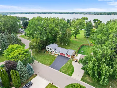 1555 Lamotte Cir, Centerville, MN 55038