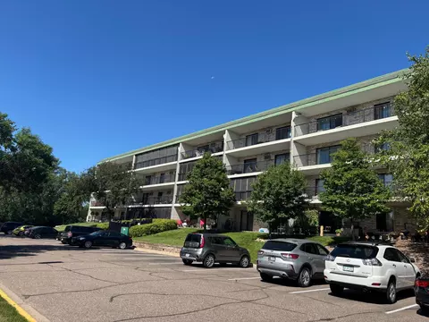 10521 Cedar Lake Rd #411, Minnetonka, MN 55305