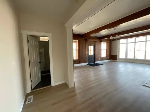 Living - 321 7th St SW, Willmar, MN 56201 photo 7 of 8