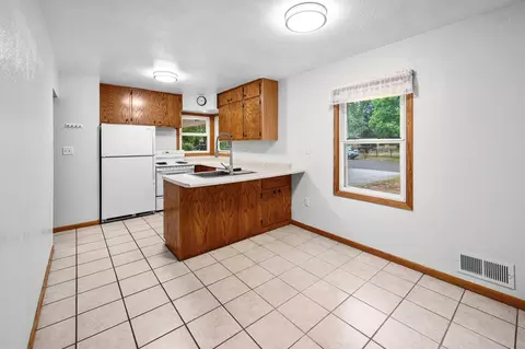 Kitchen - 1702 14th Ave S, Saint Cloud, MN 56301 photo 4 of 5