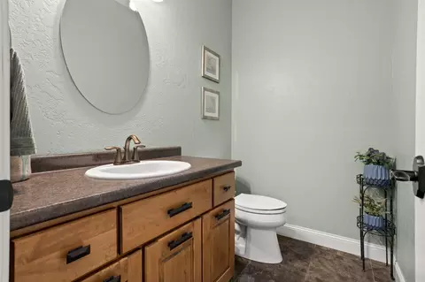 Bath - 4357 Coventry Dr S, Fargo, ND 58104 photo 4 of 5