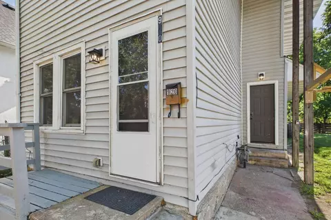 920 Farrington St, Saint Paul, MN 55117