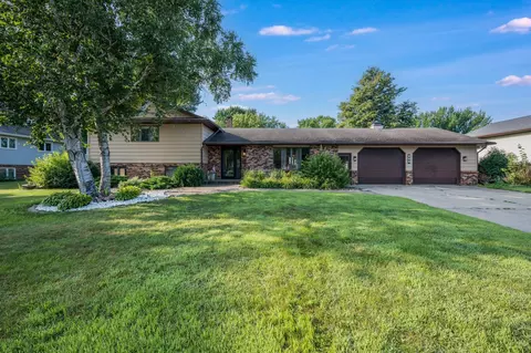 702 8th St SW, Wells, MN 56097