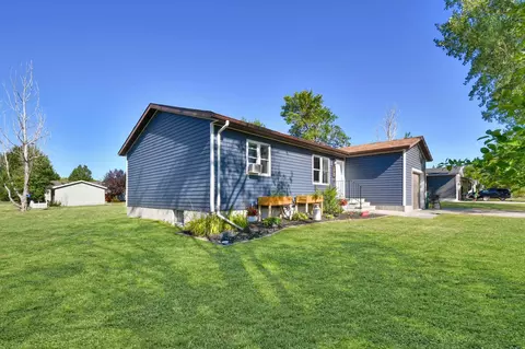 Exterior - 509 4th St E, Horace, ND 58047 photo 5 of 11