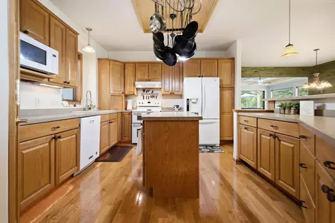 Kitchen - 15092 Ninebark Dr, Baxter, MN 56425 photo 3 of 4