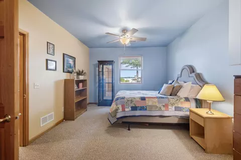 Bedroom - 15092 Ninebark Dr, Baxter, MN 56425 photo 6 of 9