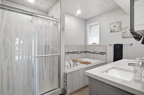 Bath - 15092 Ninebark Dr, Baxter, MN 56425 photo 10 of 10