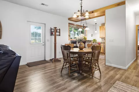Dining - 15092 Ninebark Dr, Baxter, MN 56425 photo 5 of 5