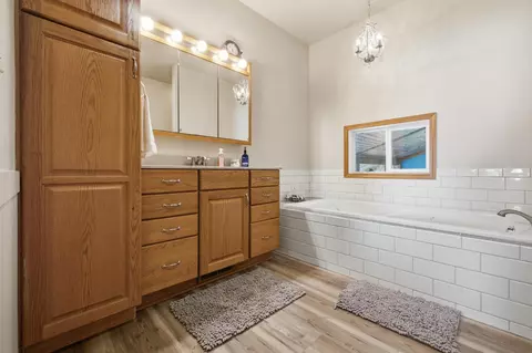 Bath - 15092 Ninebark Dr, Baxter, MN 56425 photo 7 of 10