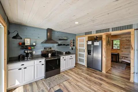 Kitchen - 1756 Grant Mcmahan Blvd, Ely, MN 55731 photo 1 of 4