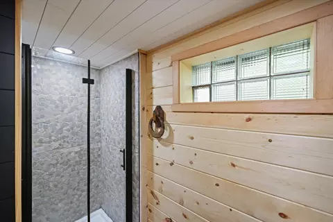 Bath - 1756 Grant Mcmahan Blvd, Ely, MN 55731 photo 5 of 5