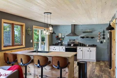 Kitchen - 1756 Grant Mcmahan Blvd, Ely, MN 55731 photo 2 of 4