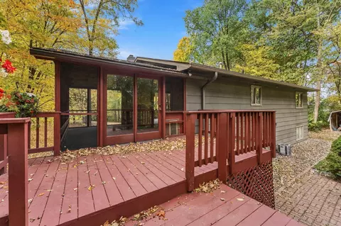 28957 Linden Ave, Lindstrom, MN 55045