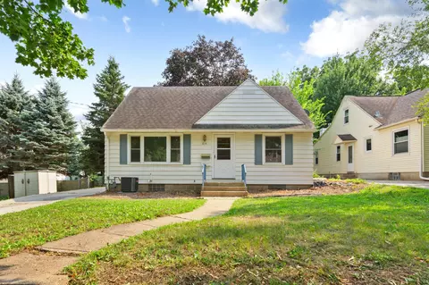 814 11th St NW, Rochester, MN 55901