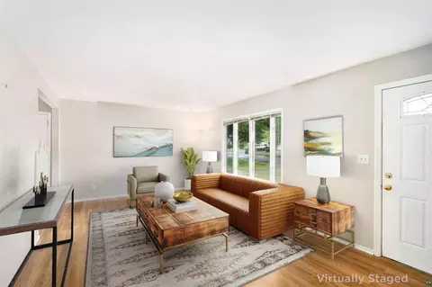 Living - 703 Ebony Ave, Duluth, MN 55811 photo 2 of 2