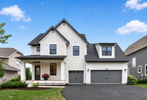 9960 Arrowwood Trl, Woodbury, MN 55129