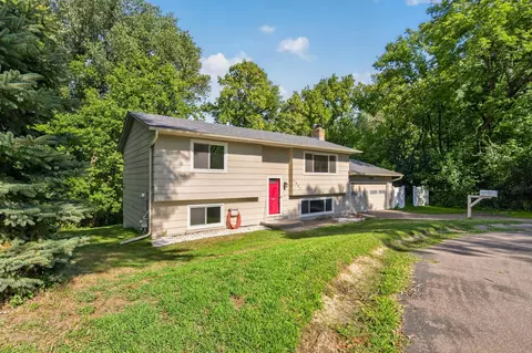 7631 Ontario Blvd, Eden Prairie, MN 55344