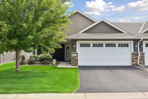 10105 3rd St NE, Blaine, MN 55434
