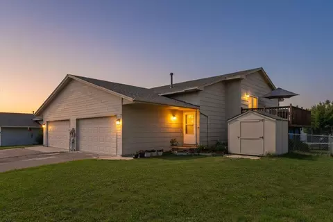 7194 Upper 17th St N, Oakdale, MN 55128