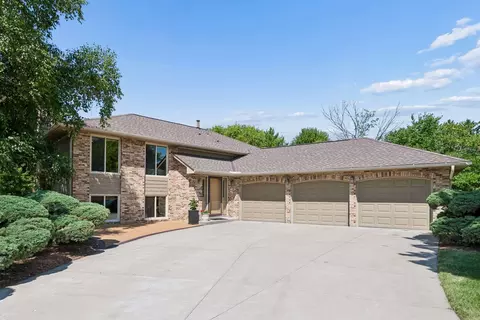 7011 Eagle Rdg, Eden Prairie, MN 55346