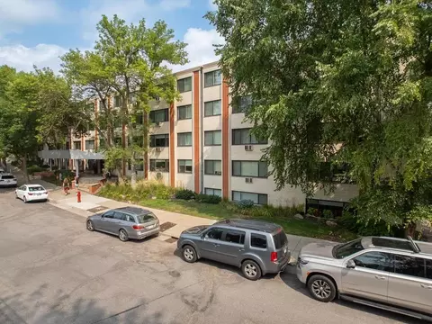 2700 W 44th St #212, Minneapolis, MN 55410