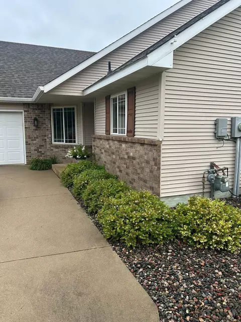 Exterior - 3310 Eagle Ridge Dr W, Willmar, MN 56201 photo 2 of 5