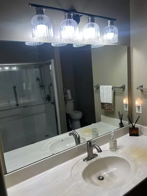 Bath - 3310 Eagle Ridge Dr W, Willmar, MN 56201 photo 2 of 4