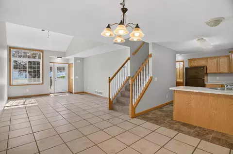 3536 Genevieve Ave N, Oakdale, MN 55128