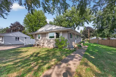 726 22nd Ave N, South Saint Paul, MN 55075